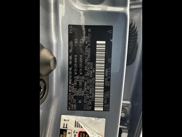 Toyota Highlander Hybrid LE AWD (Natl) 2023