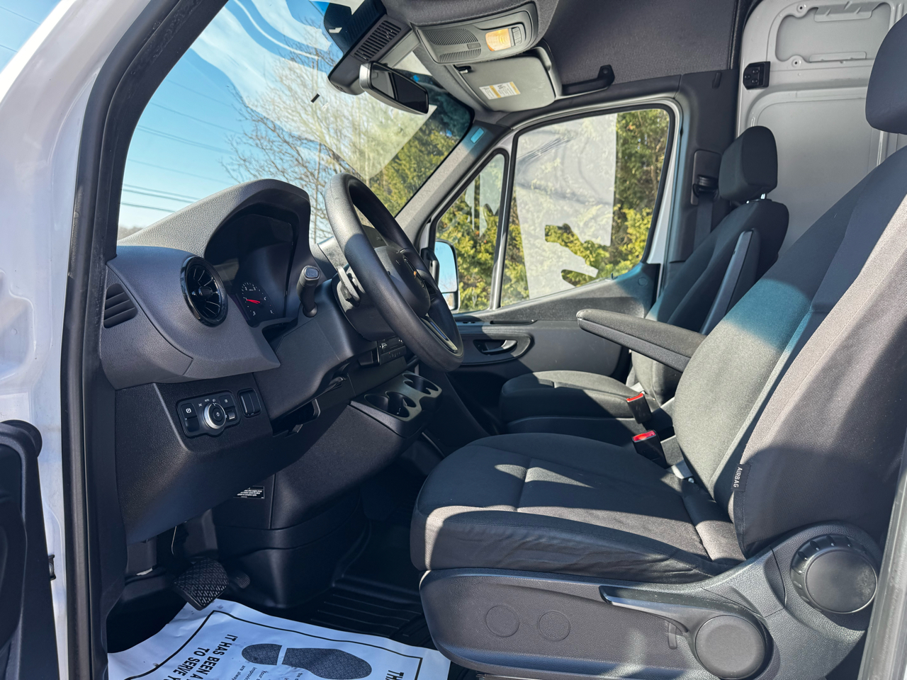 Mercedes-Benz Sprinter Van 2500 High Roof V6 170" RWD 2020