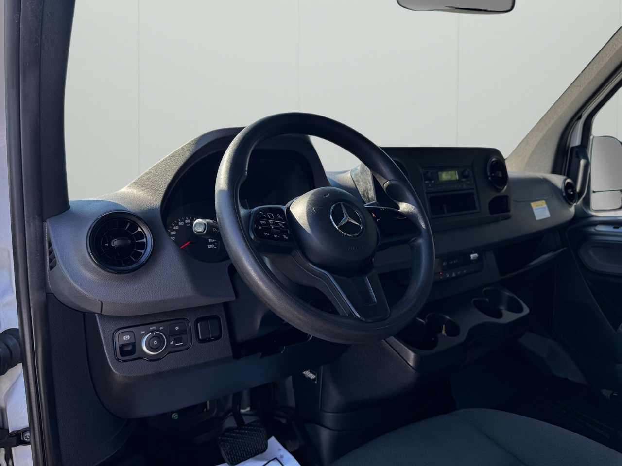 Mercedes-Benz Sprinter Van 2500 High Roof V6 170" RWD 2020