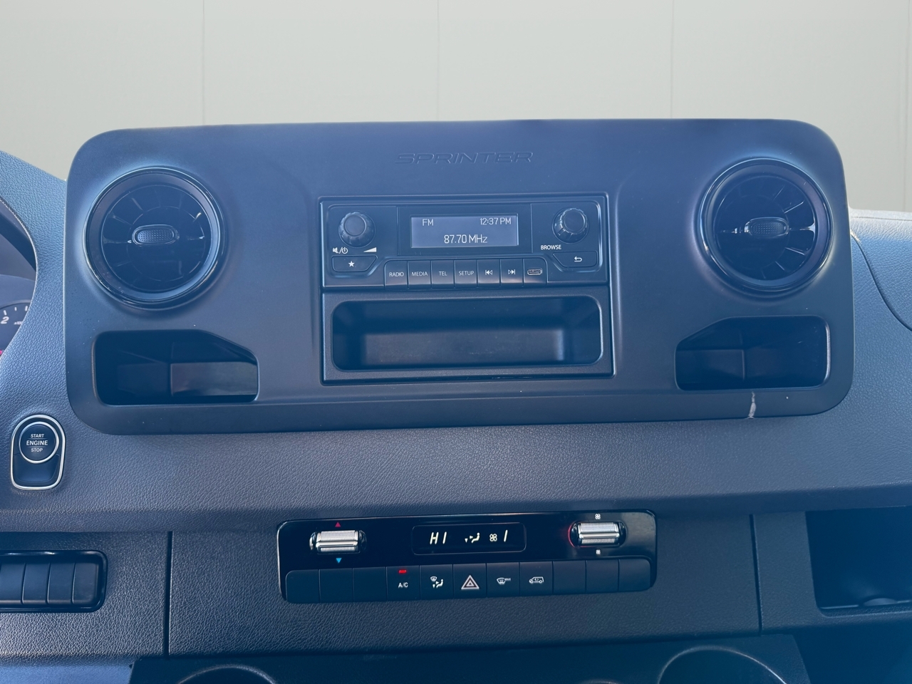 Mercedes-Benz Sprinter Van 2500 High Roof V6 170" RWD 2020