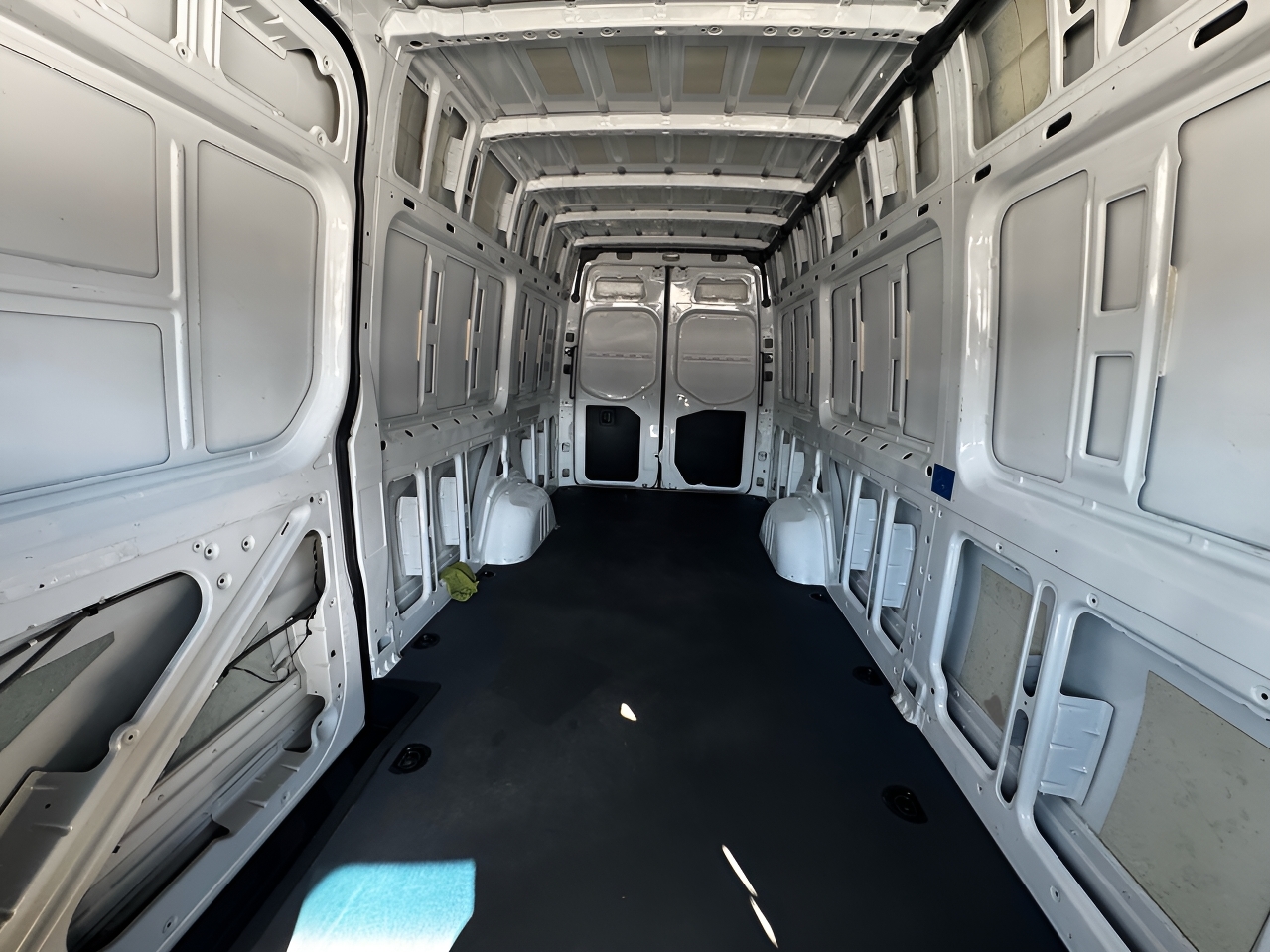Mercedes-Benz Sprinter Van 2500 High Roof V6 170" RWD 2020