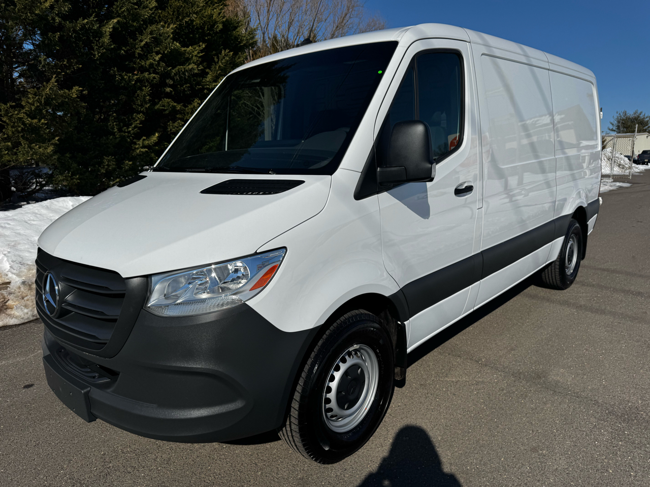 Mercedes-Benz Sprinter Van 2500 Standard Roof I4 Diesel 144" RWD 2024