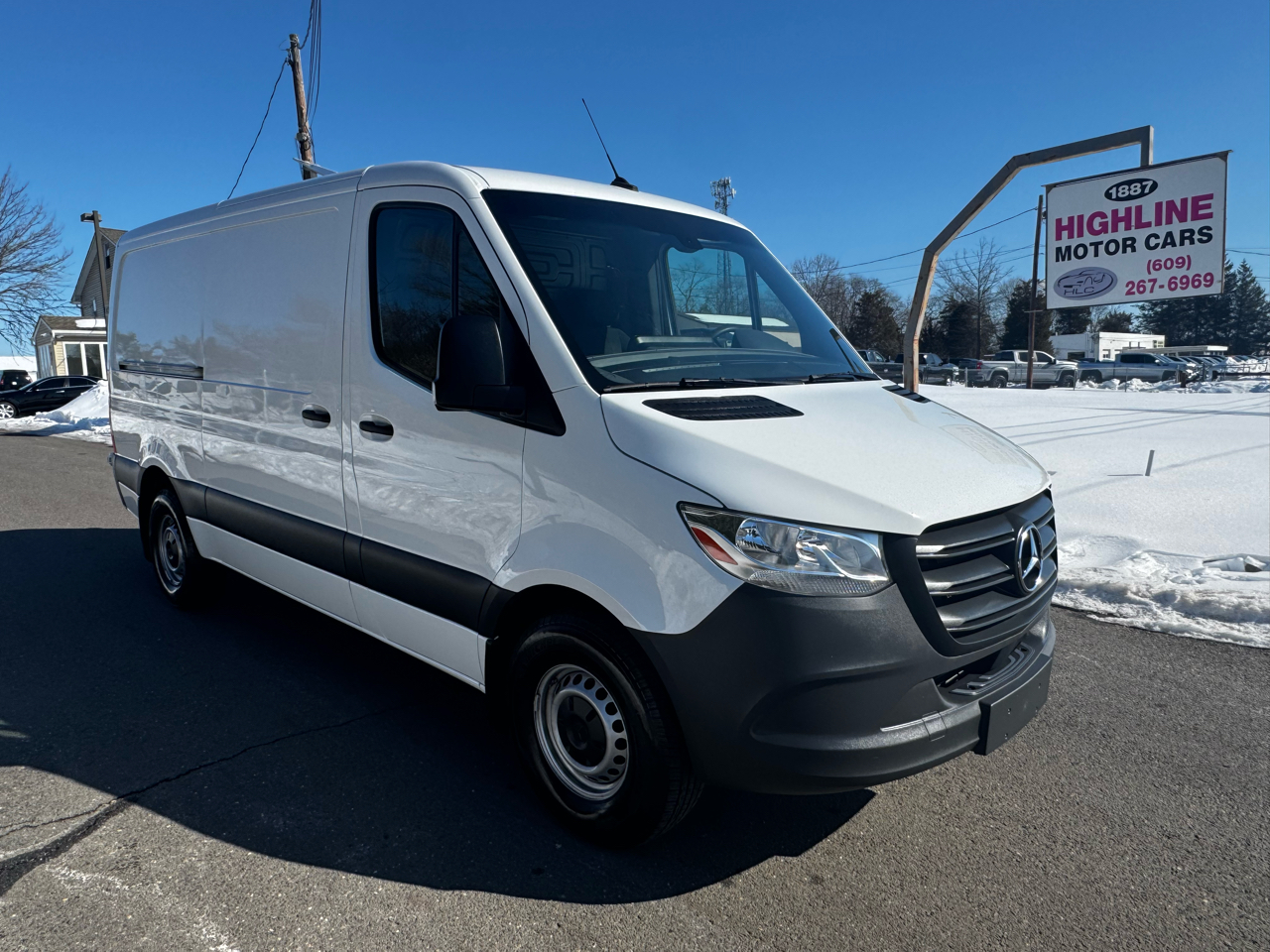 Mercedes-Benz Sprinter Van 2500 Standard Roof I4 Diesel 144" RWD 2024