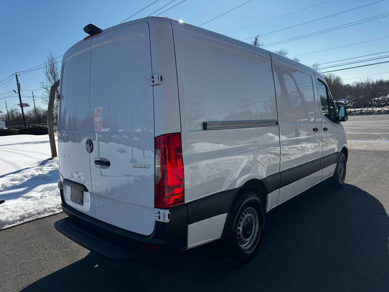 Mercedes-Benz Sprinter Van 2500 Standard Roof I4 Diesel 144" RWD 2024