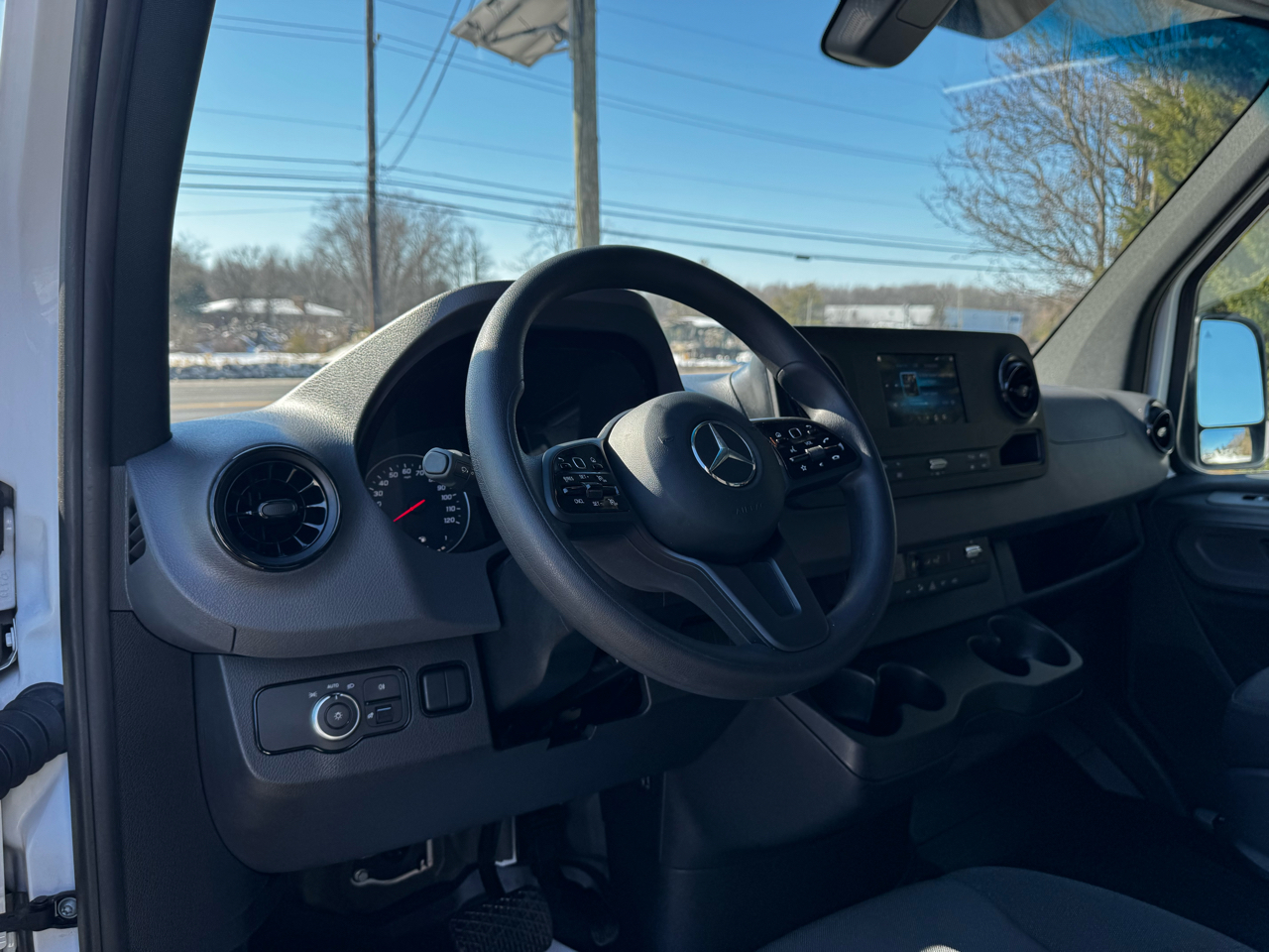 Mercedes-Benz Sprinter Van 2500 Standard Roof I4 Diesel 144" RWD 2024