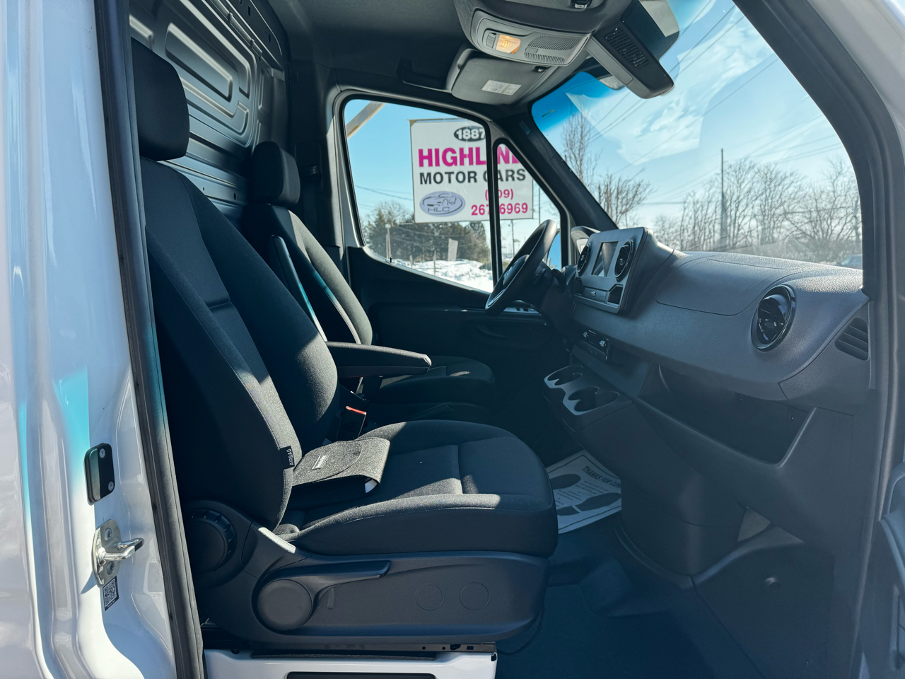 Mercedes-Benz Sprinter Van 2500 Standard Roof I4 Diesel 144" RWD 2024