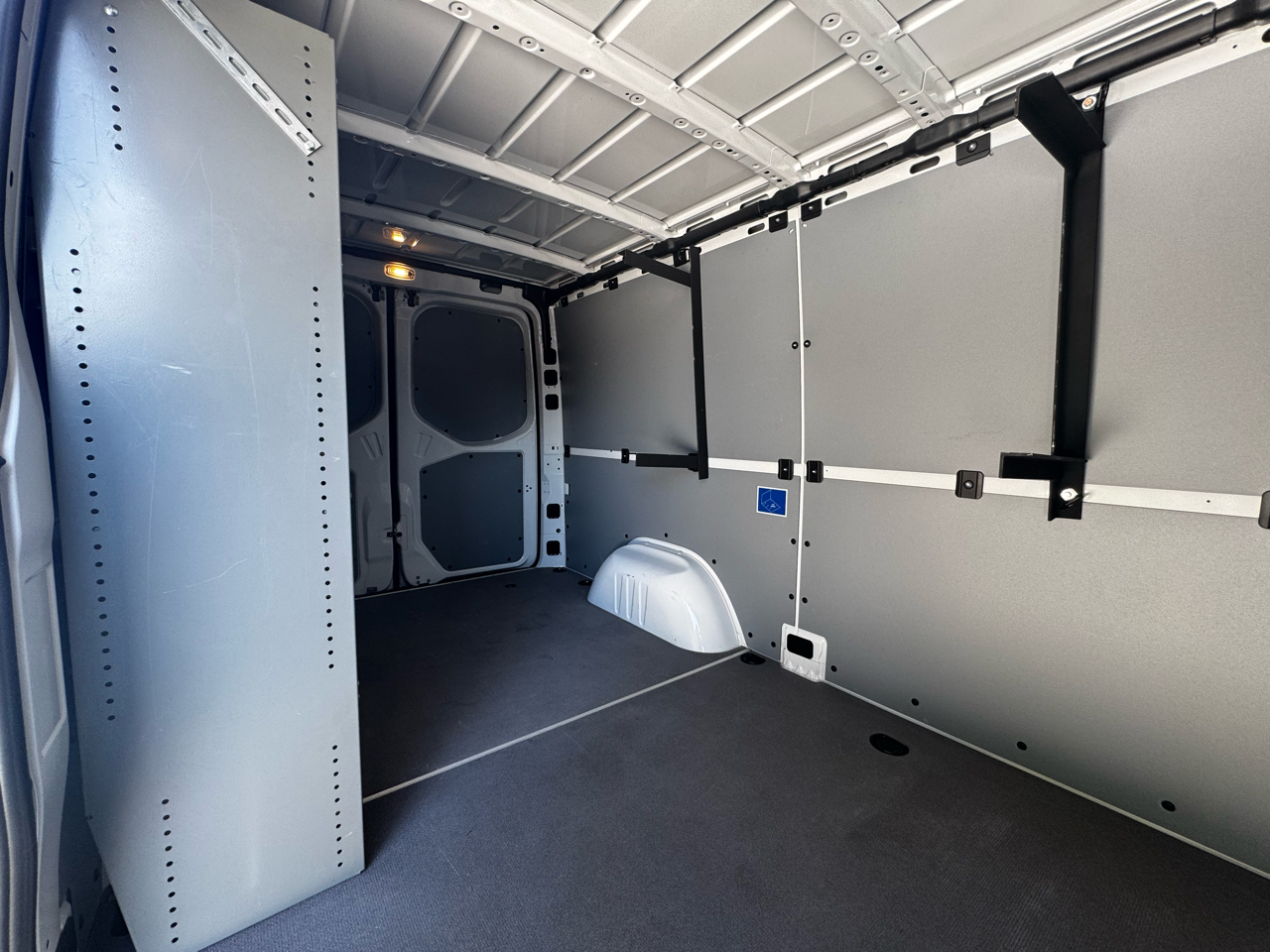 Mercedes-Benz Sprinter Van 2500 Standard Roof I4 Diesel 144" RWD 2024