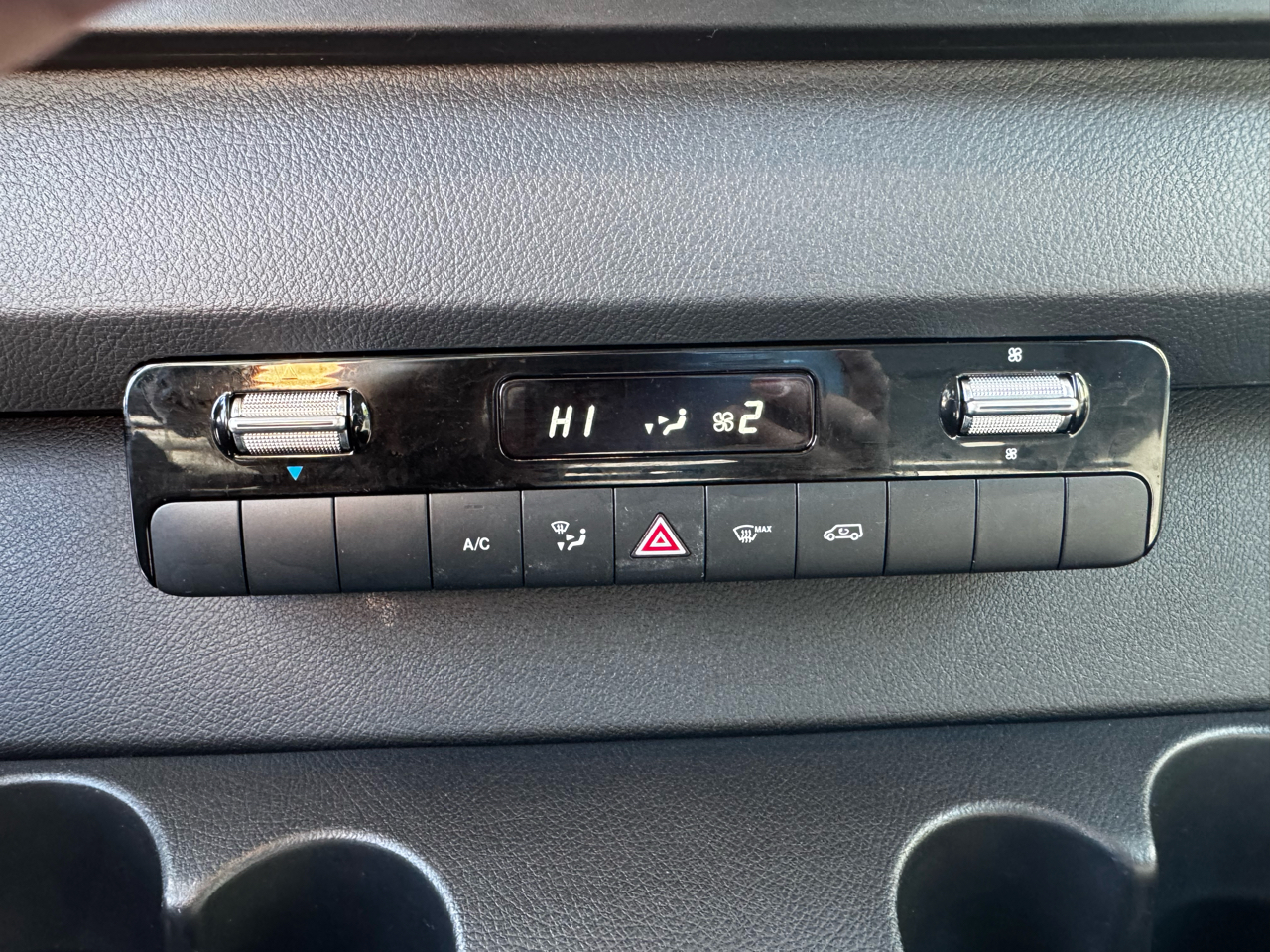 Mercedes-Benz Sprinter Van 2500 Standard Roof I4 Diesel 144" RWD 2024