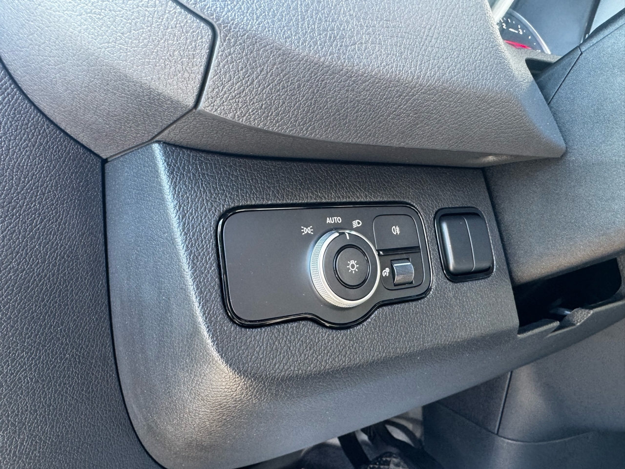 Mercedes-Benz Sprinter Van 2500 Standard Roof I4 Diesel 144" RWD 2024