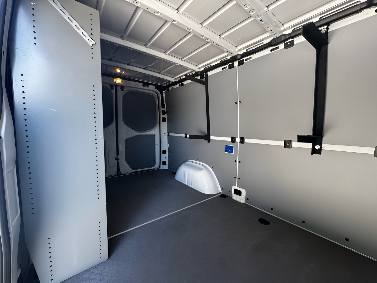 Mercedes-Benz Sprinter Van 2500 Standard Roof I4 Diesel 144" RWD 2024