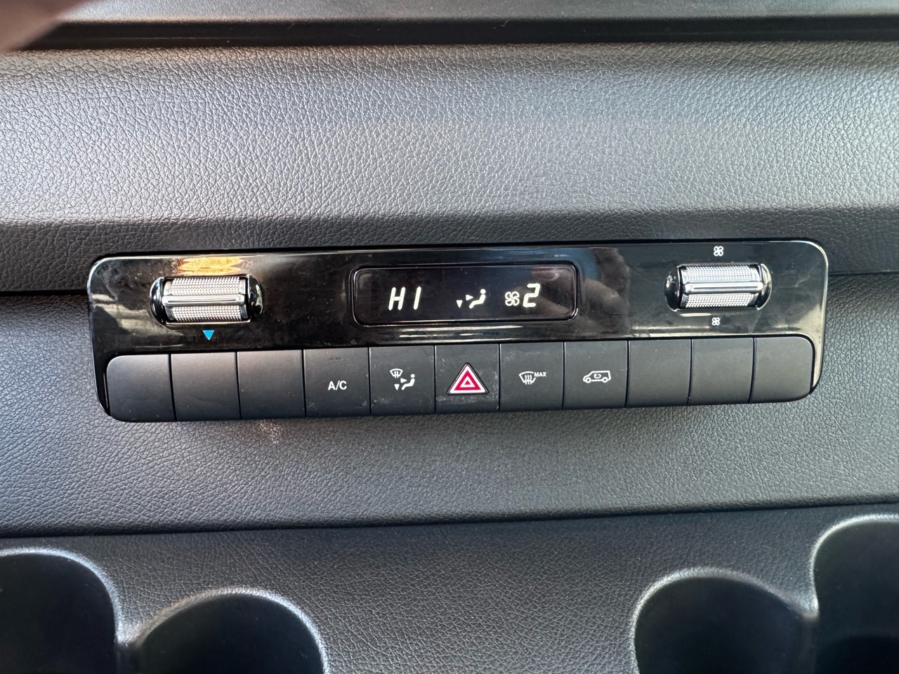 Mercedes-Benz Sprinter Van 2500 Standard Roof I4 Diesel 144" RWD 2024