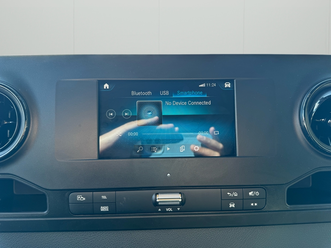 Mercedes-Benz Sprinter Van 2500 Standard Roof I4 Diesel 144" RWD 2024