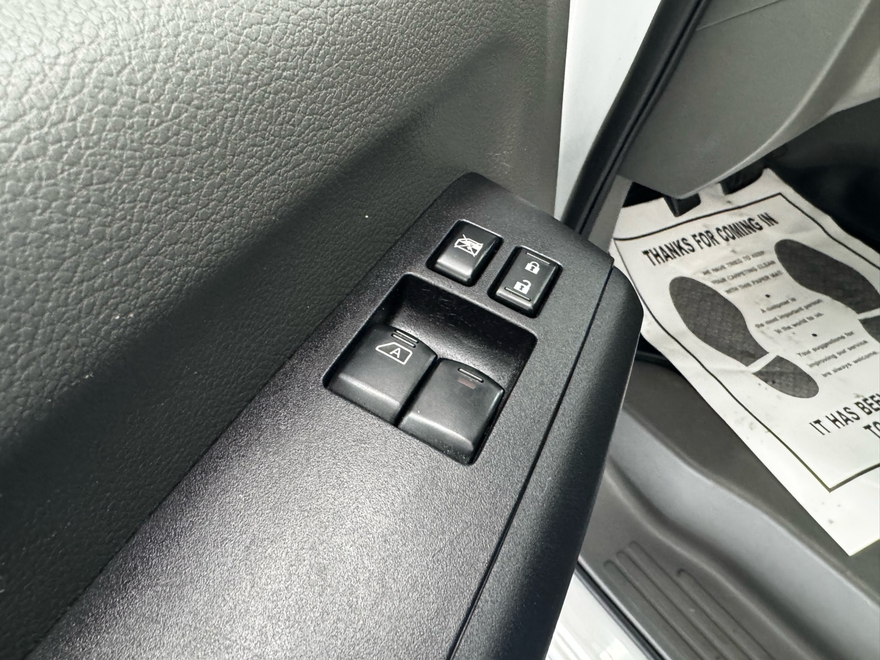 Nissan NV Cargo NV1500 Standard Roof V6 SV 2018