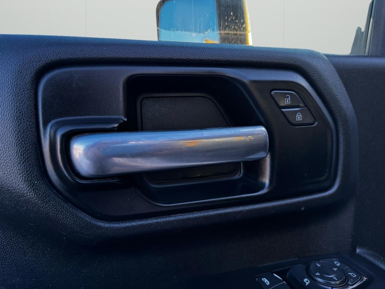 Chevrolet Silverado 3500HD CC 2WD Reg Cab 146" WB, 60" CA Work Truck 2020