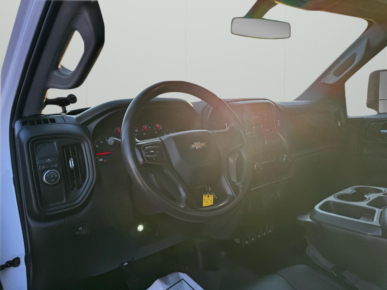 Chevrolet Silverado 3500HD CC 2WD Reg Cab 146" WB, 60" CA Work Truck 2020