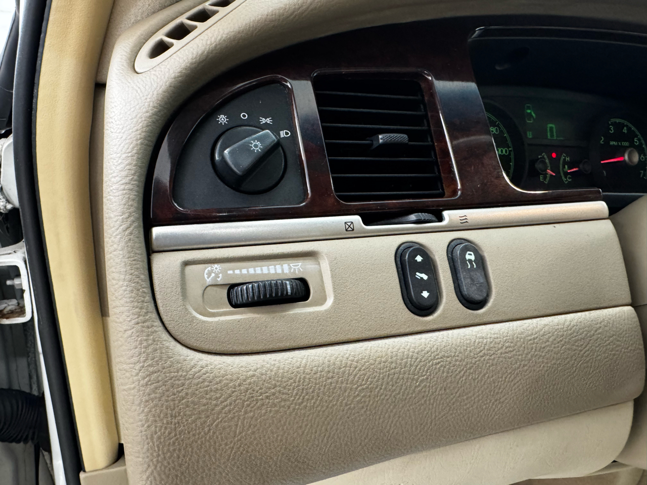 Lincoln Town Car 4dr Sdn Signature 2006