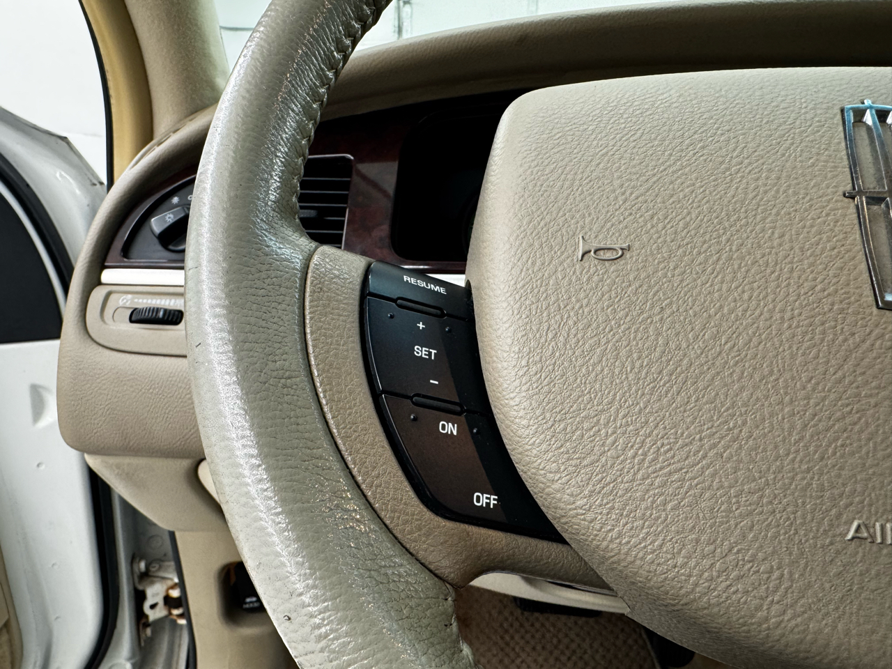 Lincoln Town Car 4dr Sdn Signature 2006