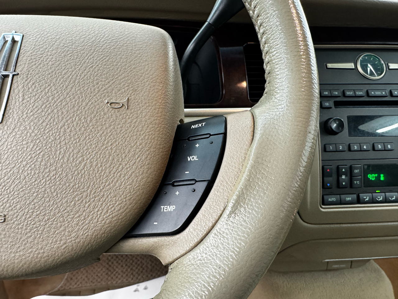 Lincoln Town Car 4dr Sdn Signature 2006