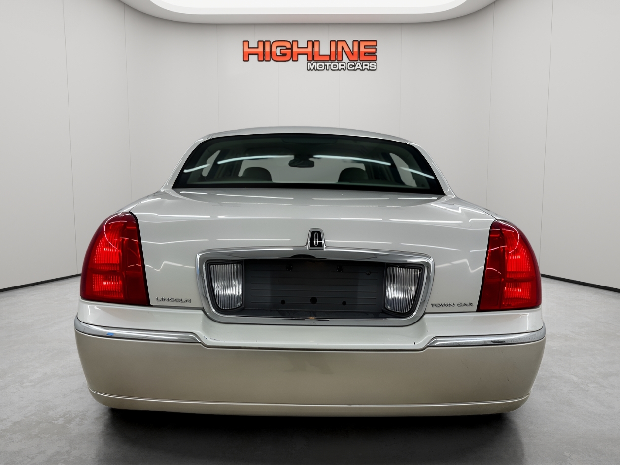 Lincoln Town Car 4dr Sdn Signature 2006