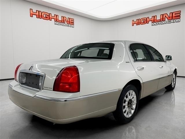 Lincoln Town Car 4dr Sdn Signature 2006