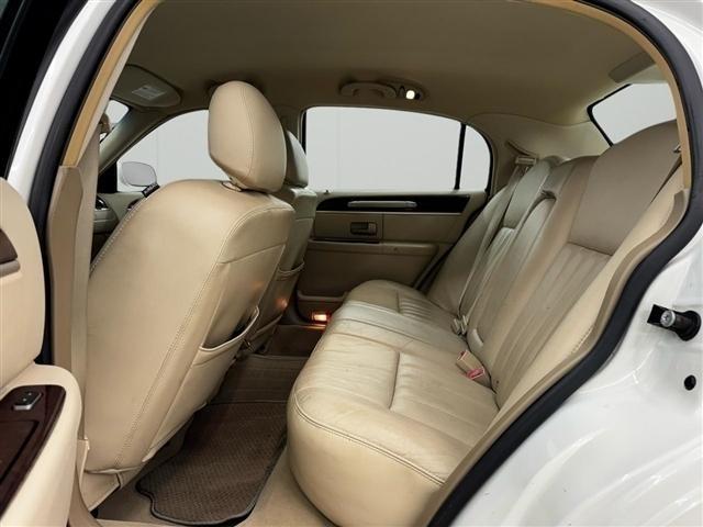 Lincoln Town Car 4dr Sdn Signature 2006