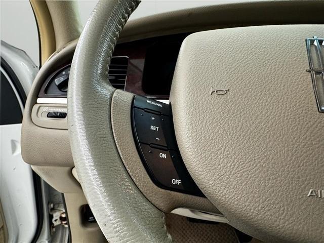 Lincoln Town Car 4dr Sdn Signature 2006