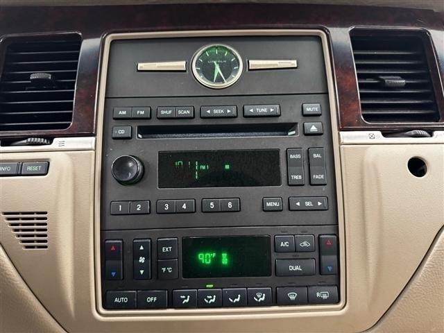 Lincoln Town Car 4dr Sdn Signature 2006