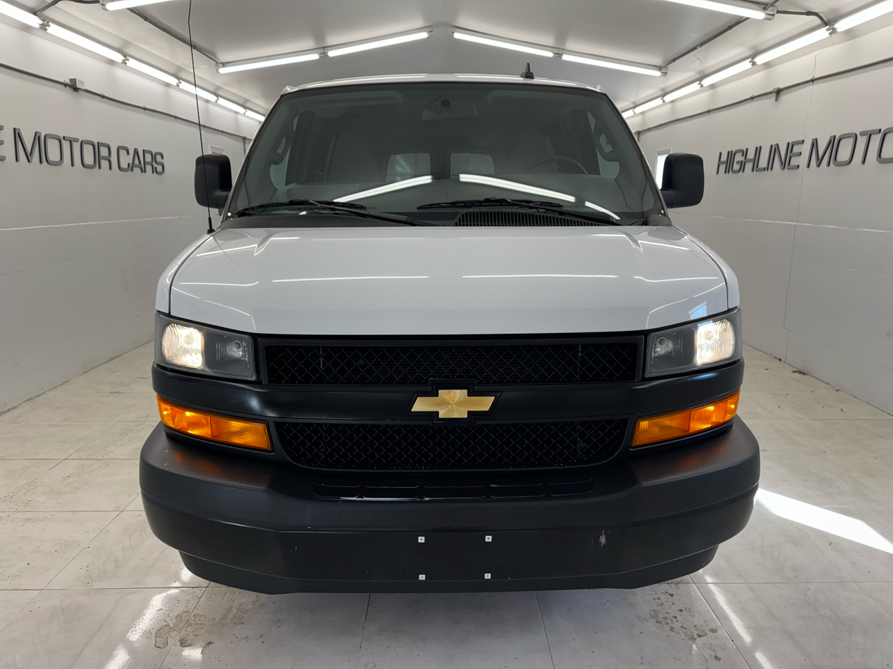 Chevrolet Express Passenger RWD 3500 155" LS 2023
