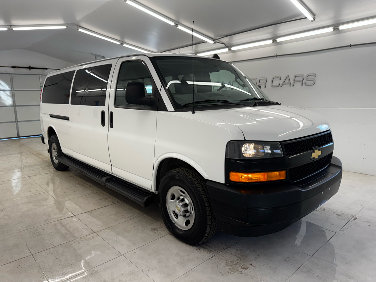 Chevrolet Express Passenger RWD 3500 155" LS 2023