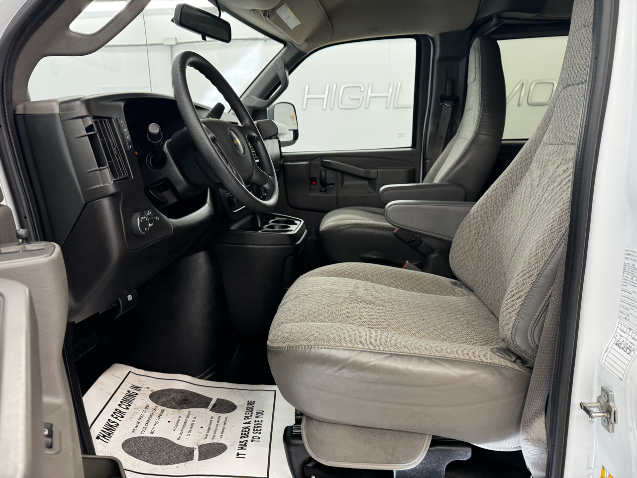 Chevrolet Express Passenger RWD 3500 155" LS 2023