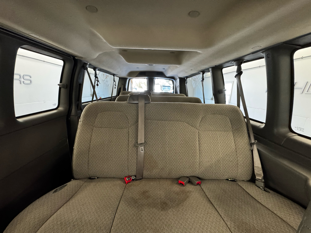 Chevrolet Express Passenger RWD 3500 155" LS 2023