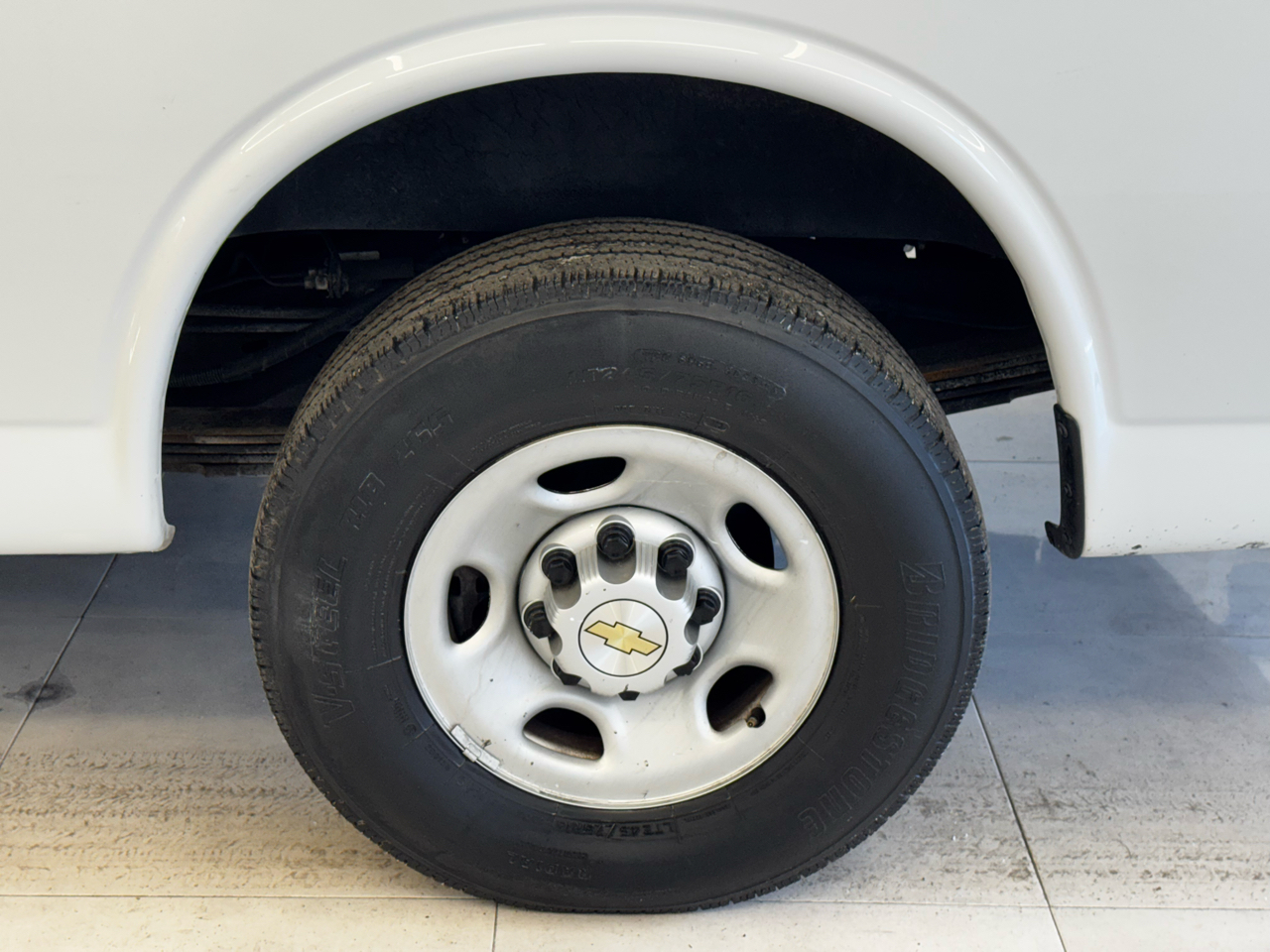 Chevrolet Express Passenger RWD 3500 155" LS 2023