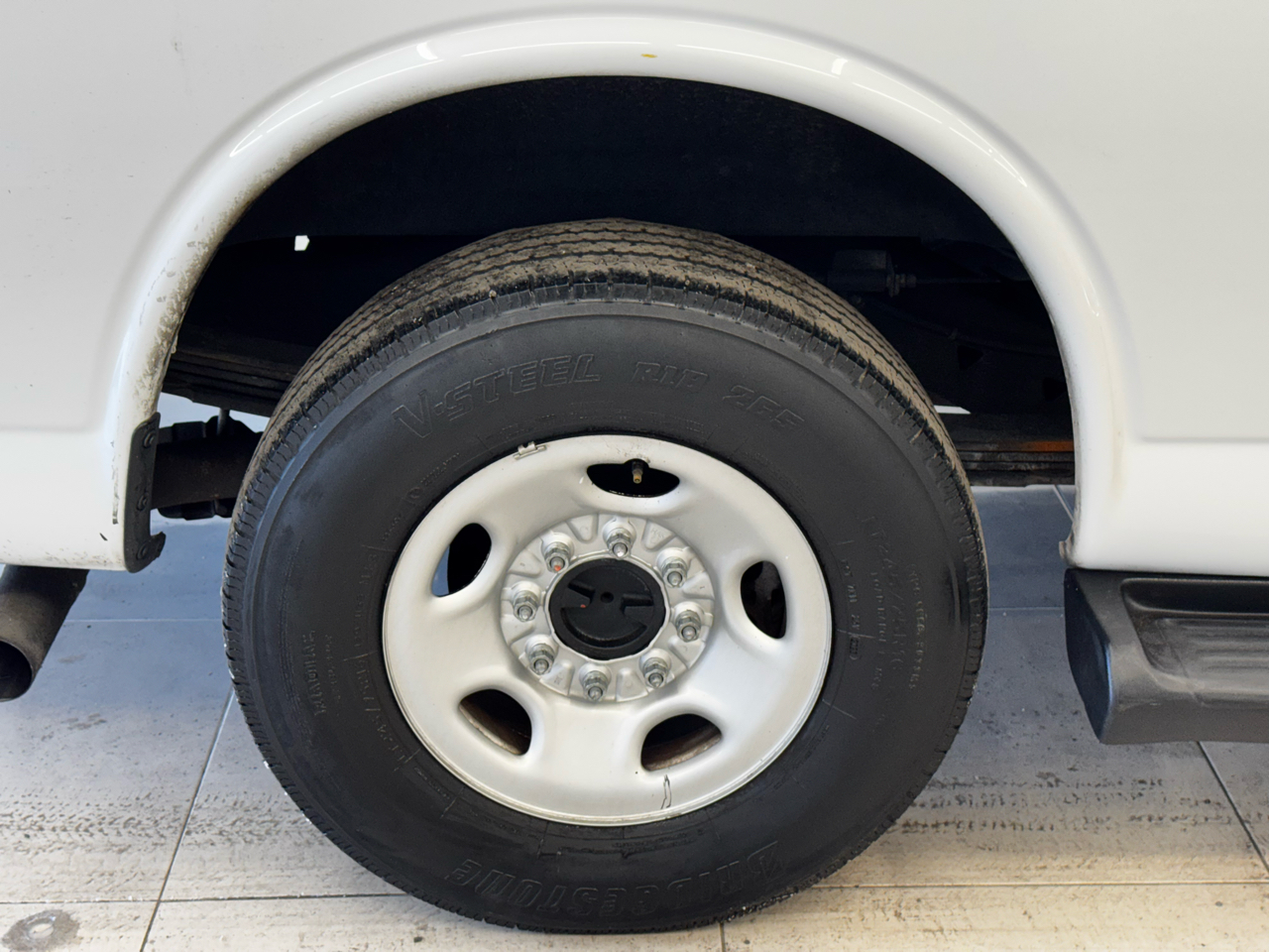 Chevrolet Express Passenger RWD 3500 155" LS 2023