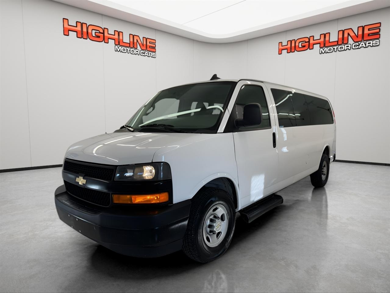 2023 Chevrolet Express Passenger RWD 3500 155" LS