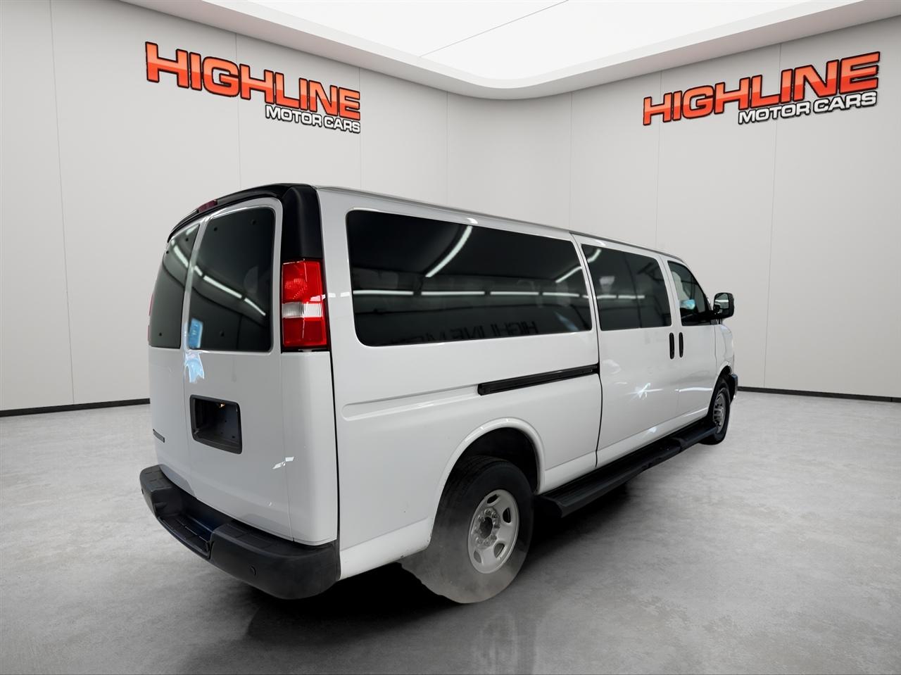 Chevrolet Express Passenger RWD 3500 155" LS 2023