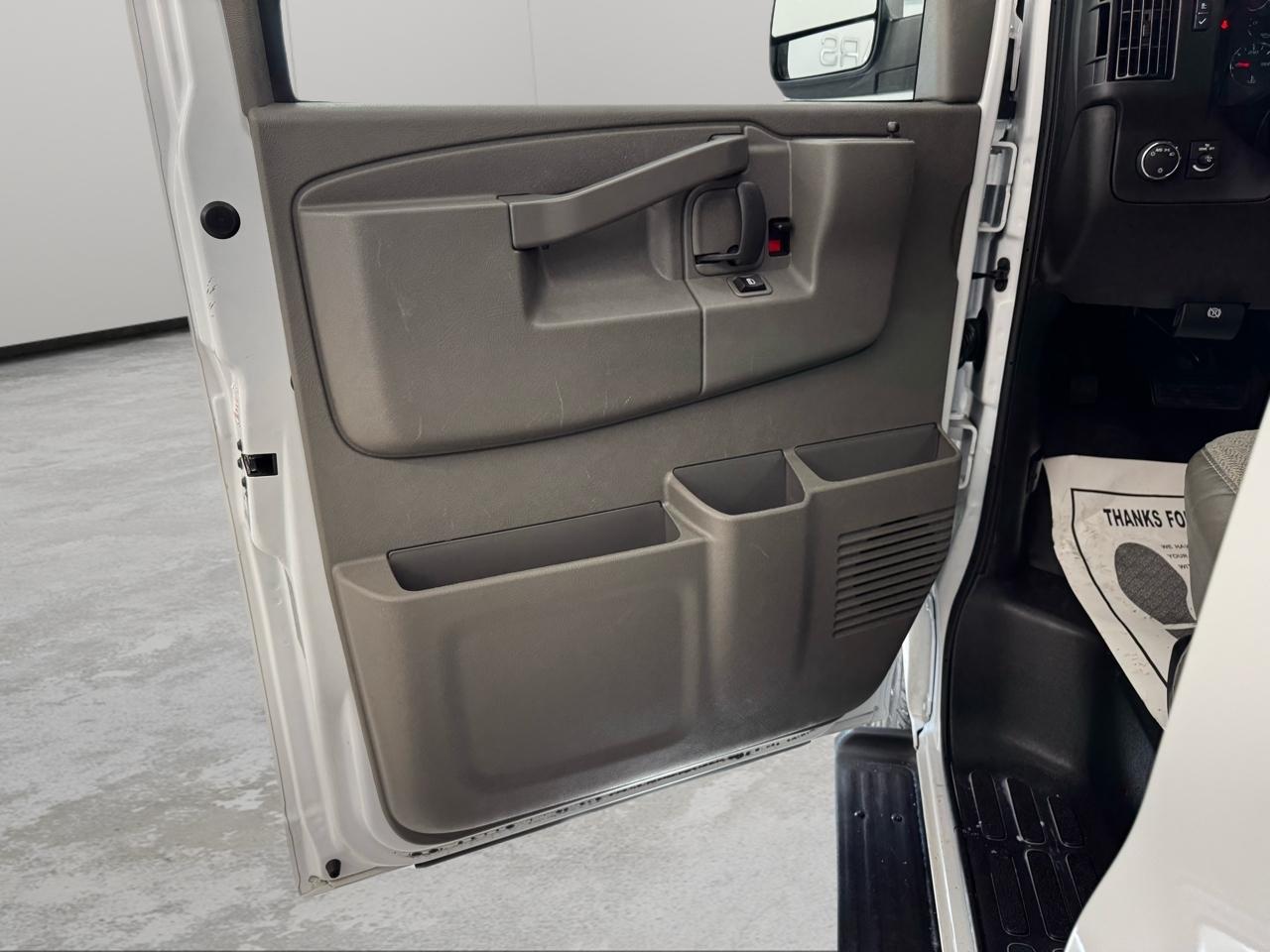 Chevrolet Express Passenger RWD 3500 155" LS 2023