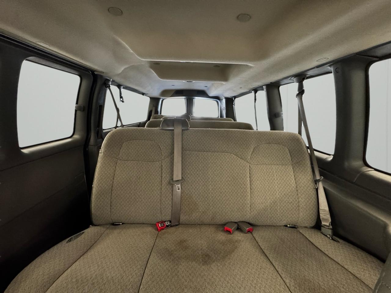 Chevrolet Express Passenger RWD 3500 155" LS 2023