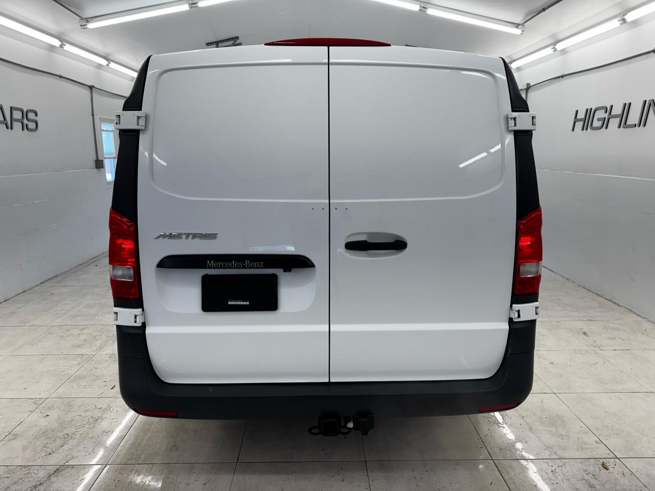 Mercedes-Benz Metris Cargo Van Standard Roof 135" Wheelbase 2020