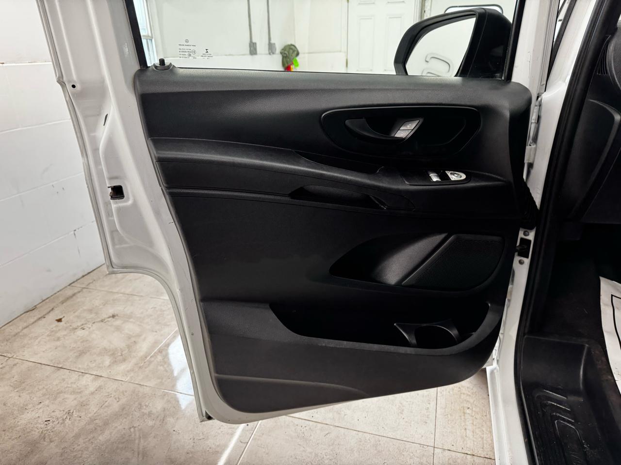 Mercedes-Benz Metris Cargo Van Standard Roof 135" Wheelbase 2020