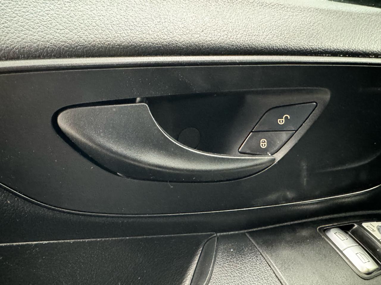 Mercedes-Benz Metris Cargo Van Standard Roof 135" Wheelbase 2020