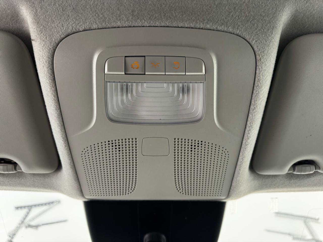 Mercedes-Benz Metris Cargo Van Standard Roof 135" Wheelbase 2020