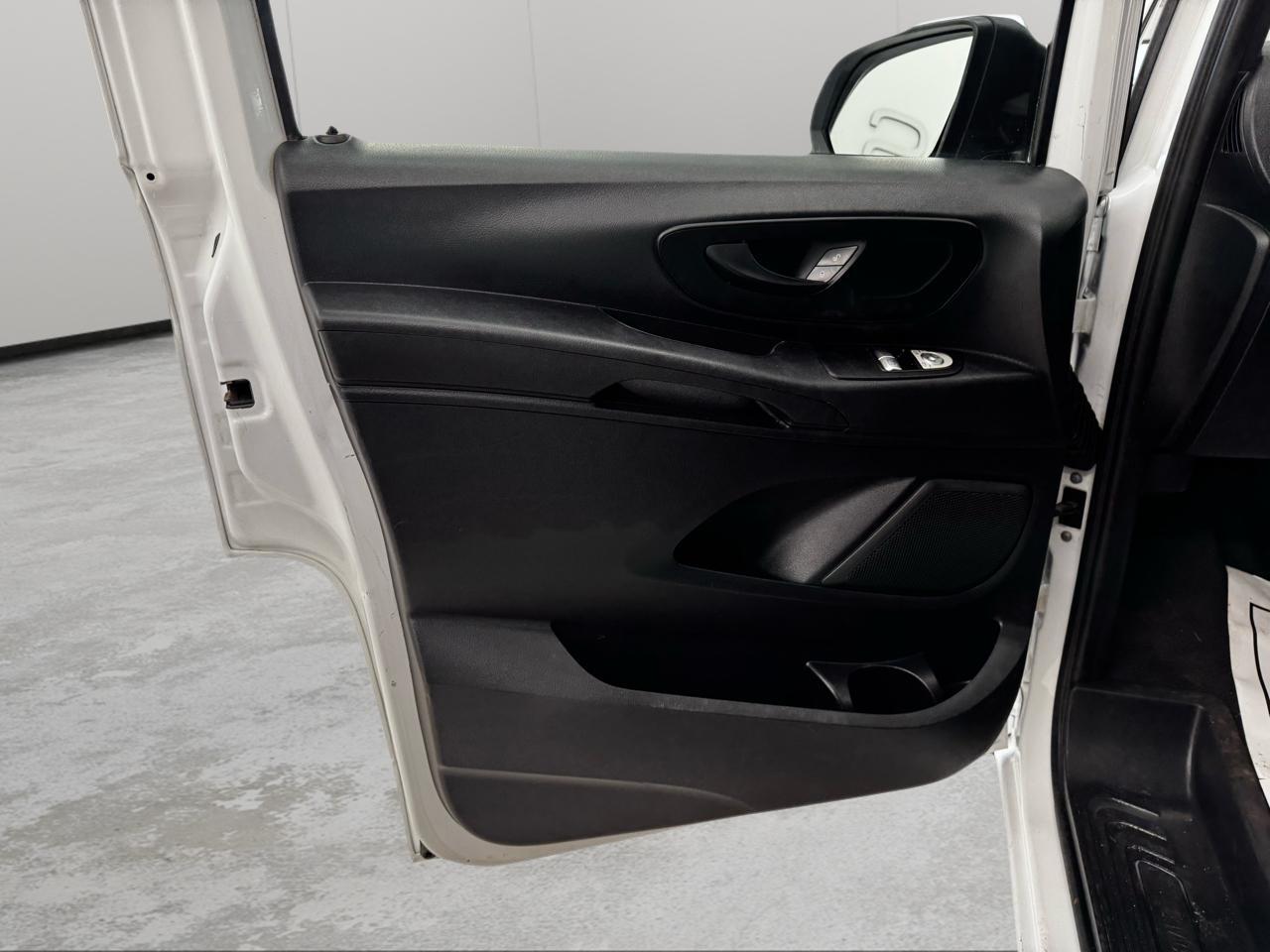 Mercedes-Benz Metris Cargo Van Standard Roof 135" Wheelbase 2020