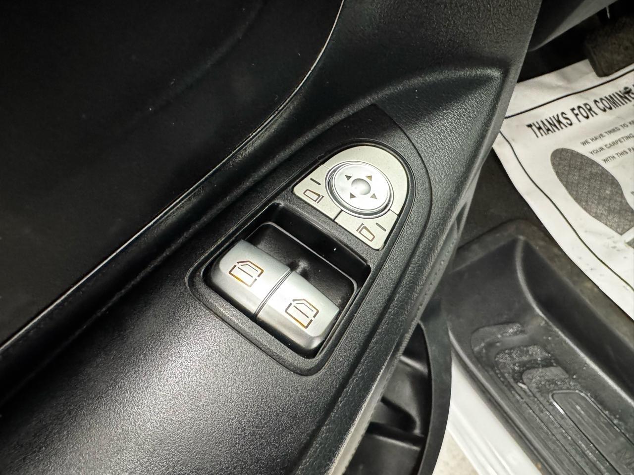 Mercedes-Benz Metris Cargo Van Standard Roof 135" Wheelbase 2020