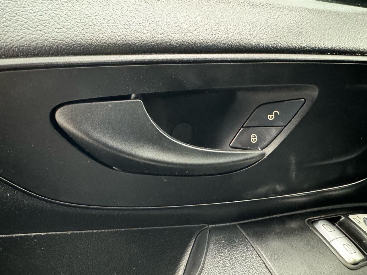 Mercedes-Benz Metris Cargo Van Standard Roof 135" Wheelbase 2020