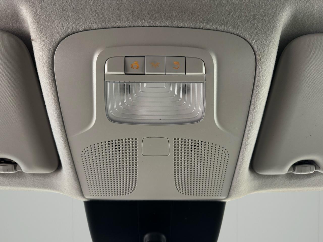 Mercedes-Benz Metris Cargo Van Standard Roof 135" Wheelbase 2020