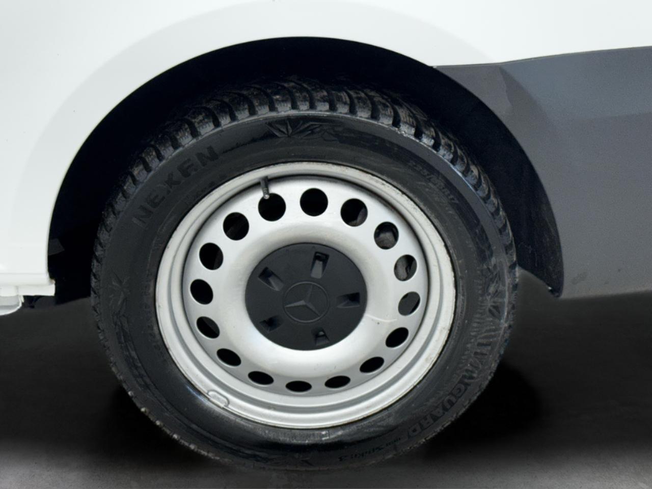 Mercedes-Benz Metris Cargo Van Standard Roof 135" Wheelbase 2020