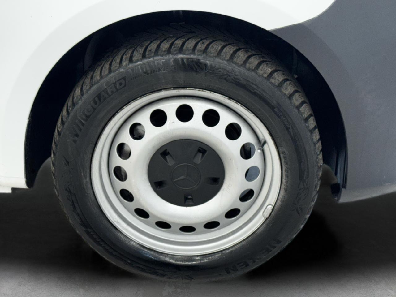 Mercedes-Benz Metris Cargo Van Standard Roof 135" Wheelbase 2020