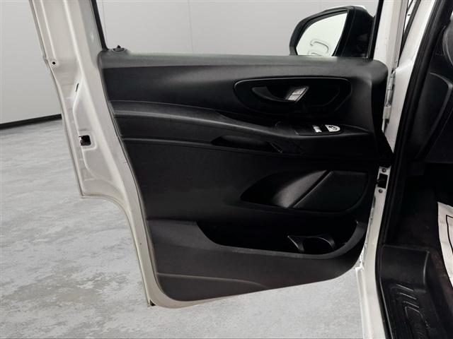 Mercedes-Benz Metris Cargo Van Standard Roof 135" Wheelbase 2020