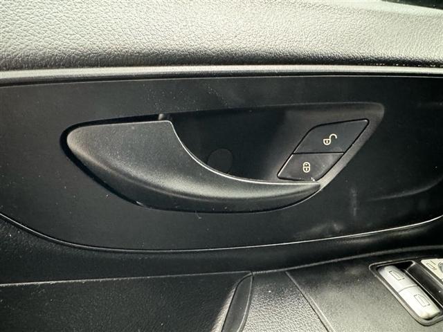 Mercedes-Benz Metris Cargo Van Standard Roof 135" Wheelbase 2020