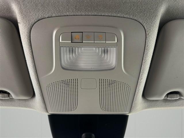 Mercedes-Benz Metris Cargo Van Standard Roof 135" Wheelbase 2020